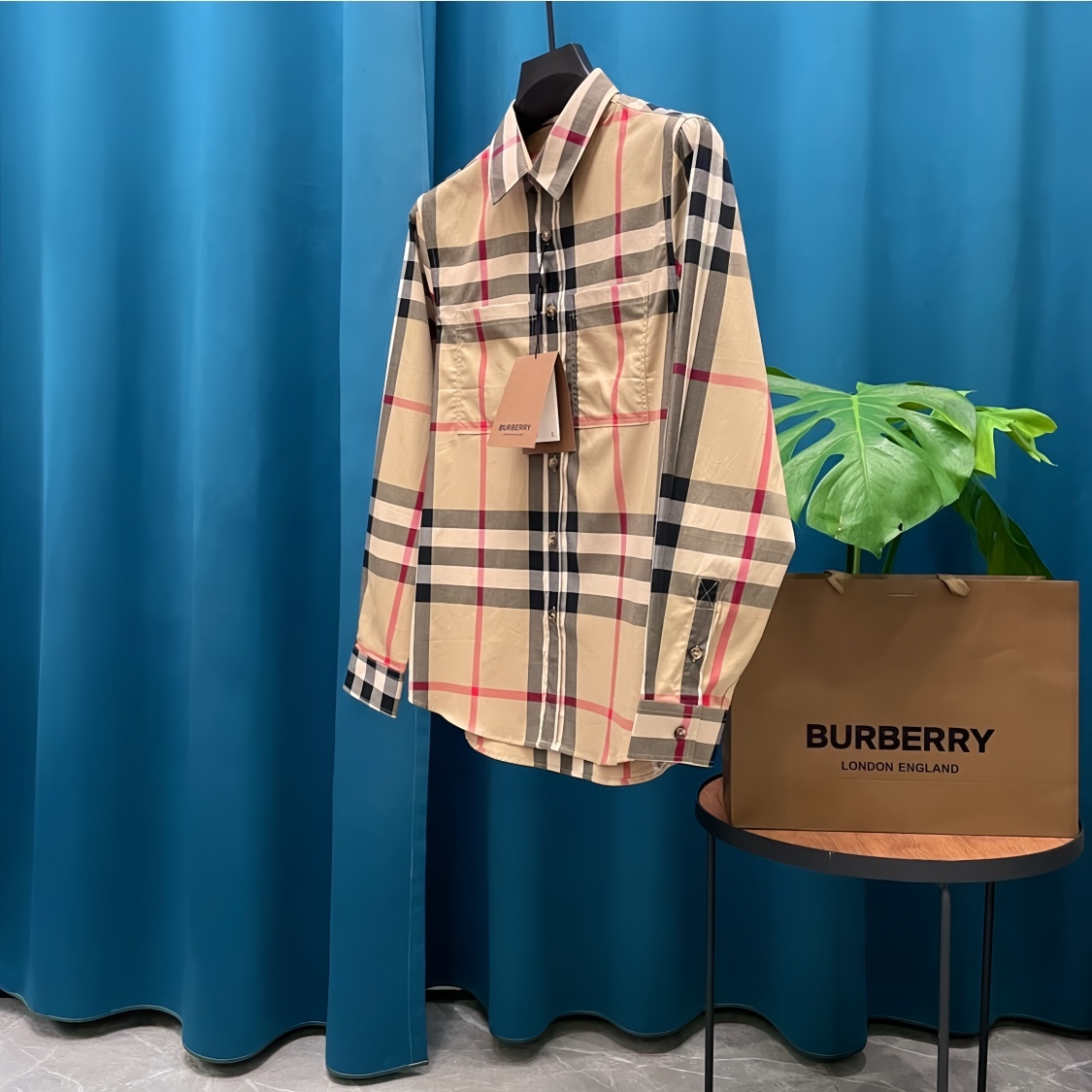 【BURBERRY】長袖シャツ