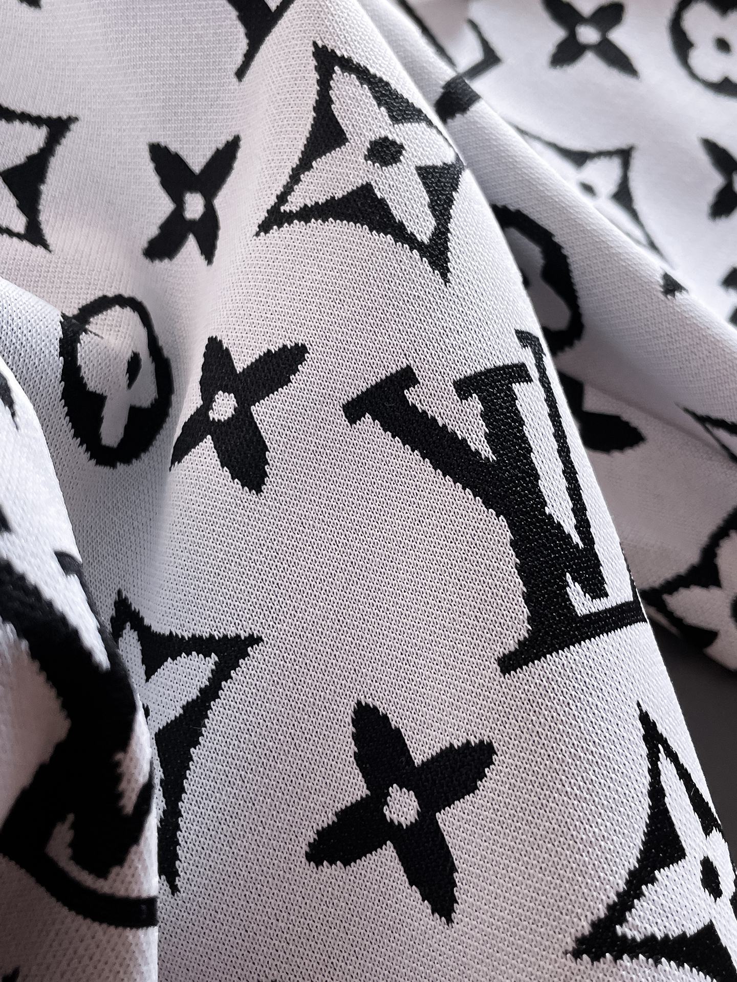 【LOUIS VUITTON】ショートパンツ