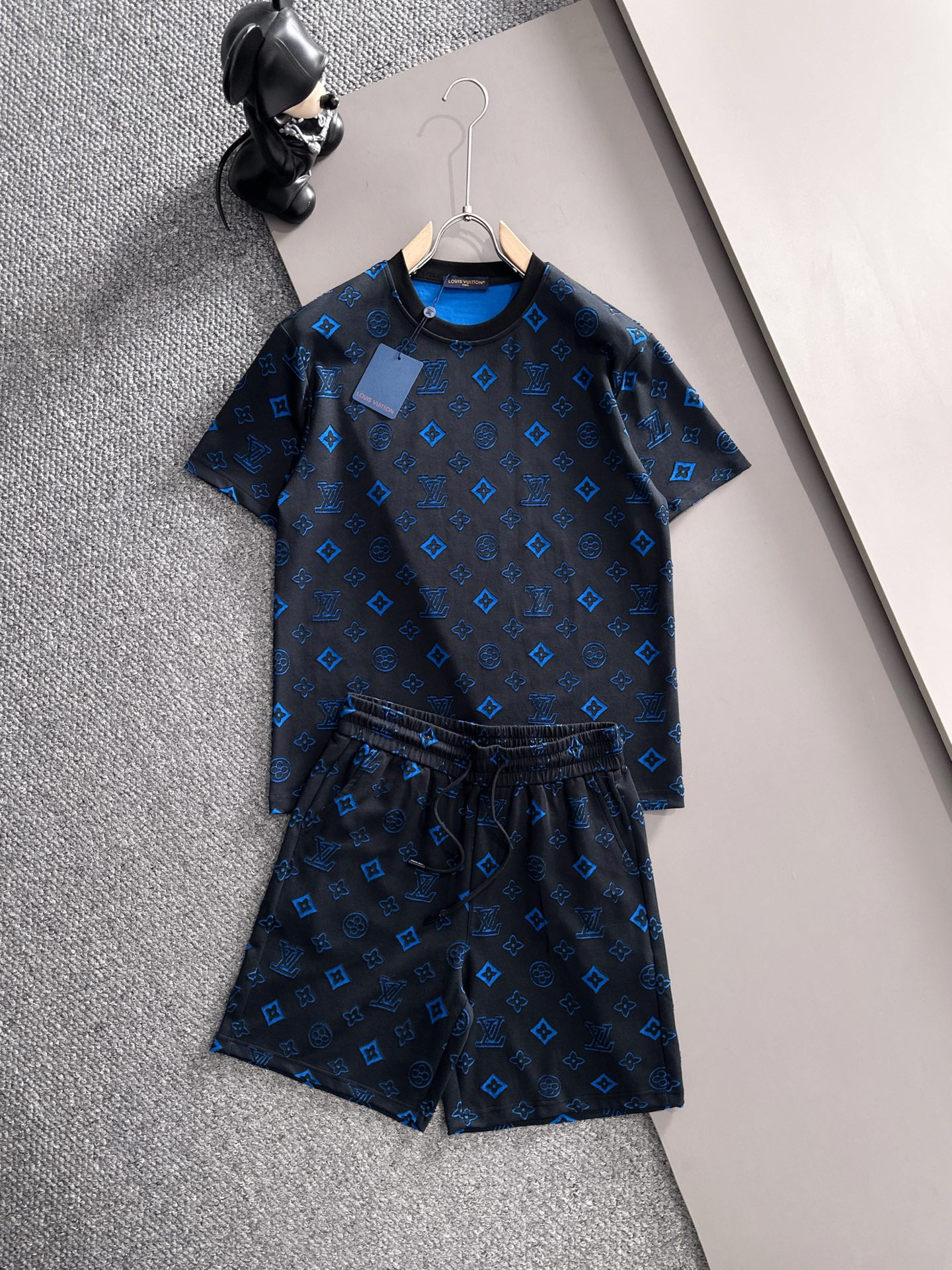 【LOUIS VUITTON】半袖T シャツショートパンツ セットアップ