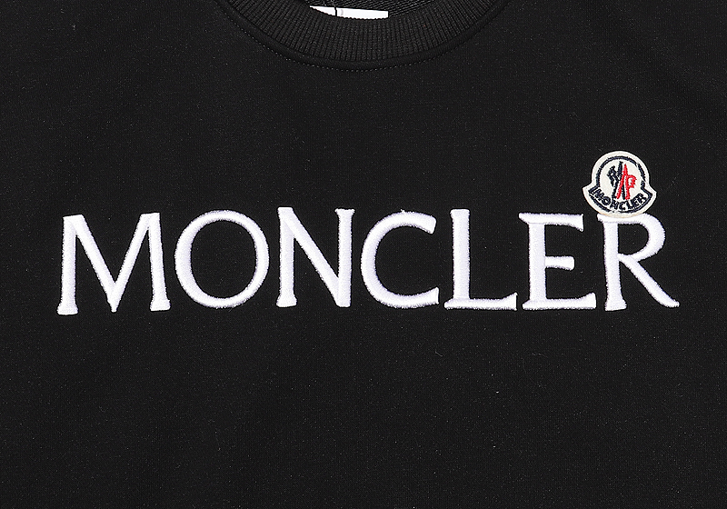 【MONCLER】刺繍長袖 T シャツ