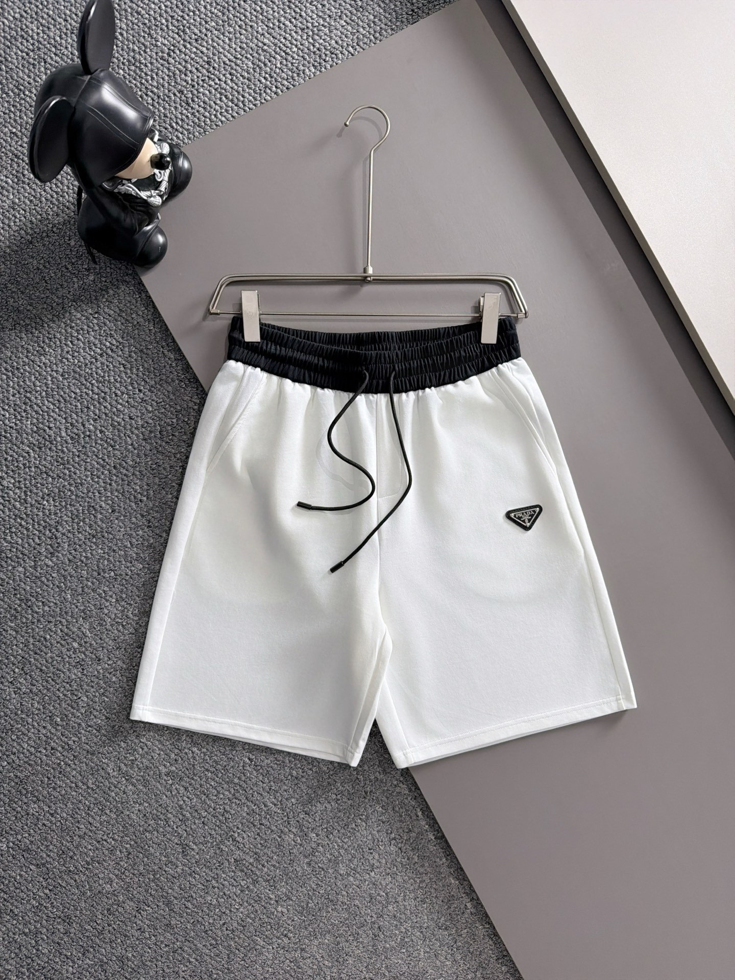 【PRADA】半袖T シャツショートパンツ セットアップ
