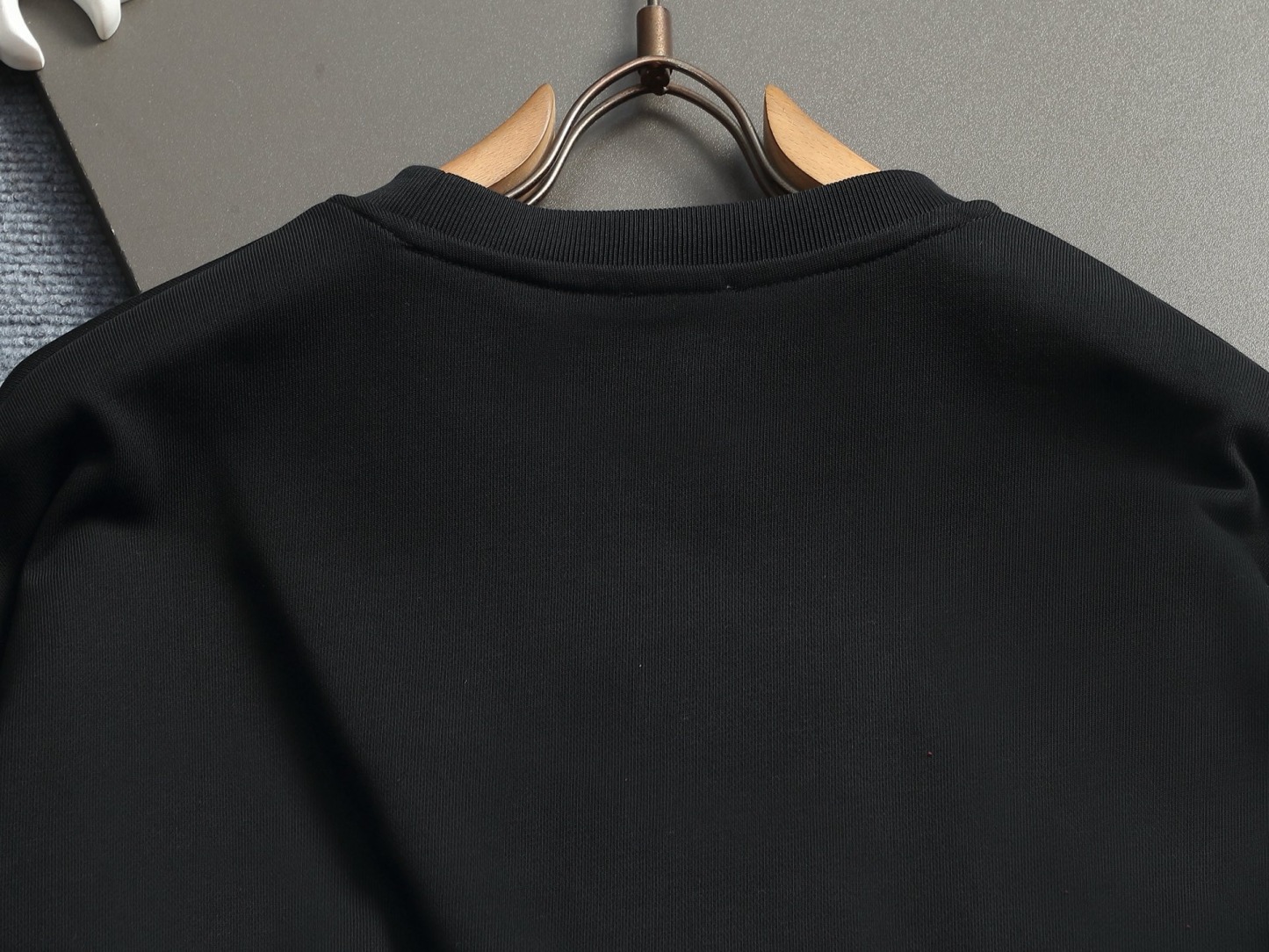 【BURBERRY】プリント長袖 T シャツ