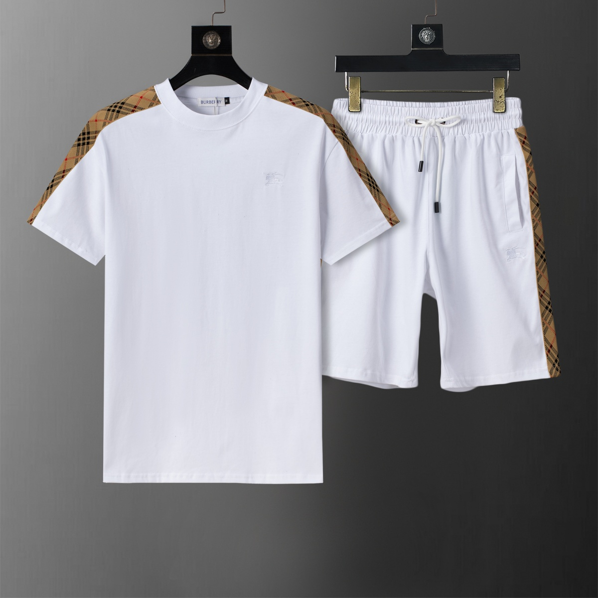 【BURBERRY】半袖T シャツショートパンツ セットアップ