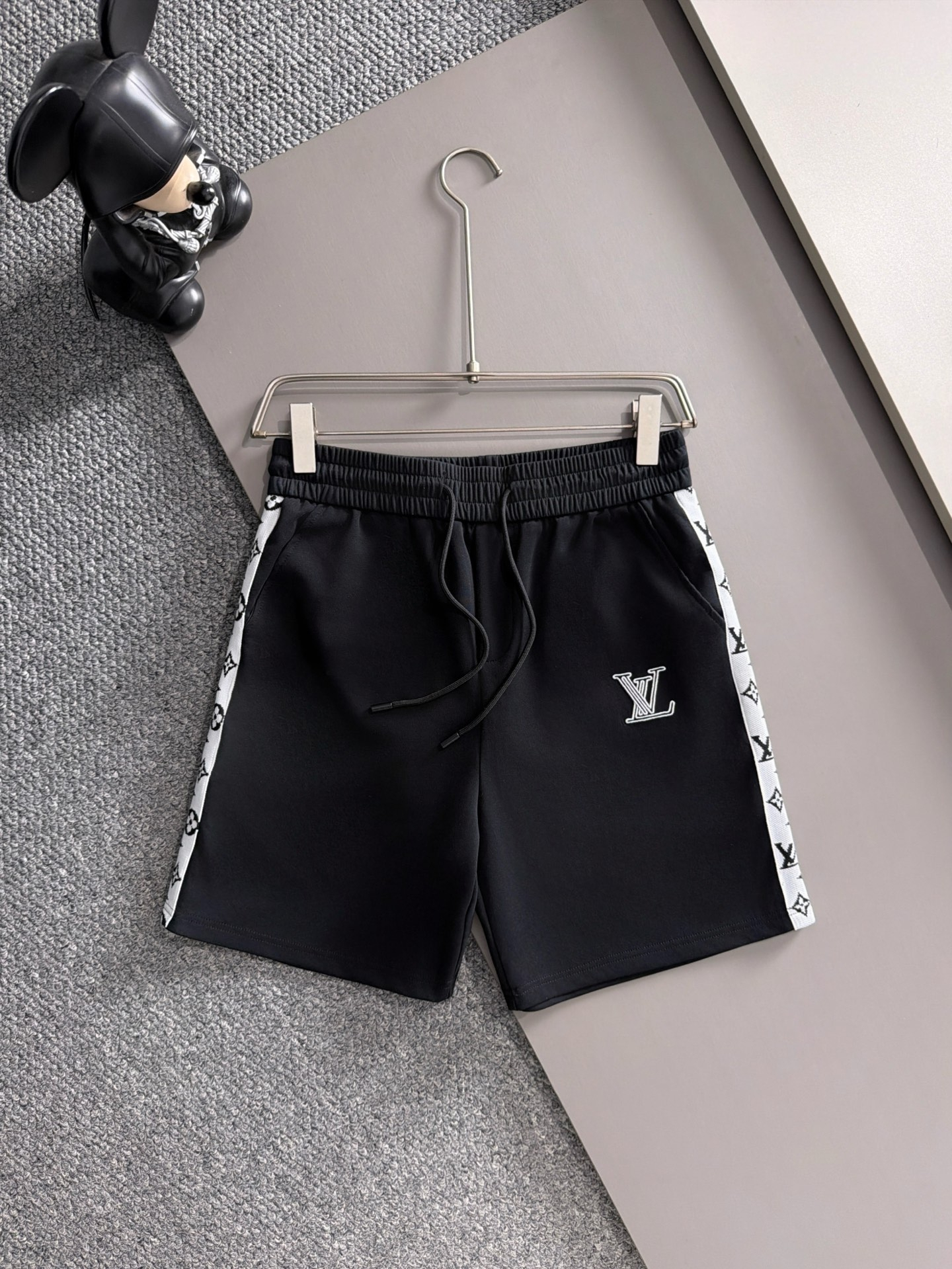 【LOUIS VUITTON】半袖T シャツショートパンツ セットアップ