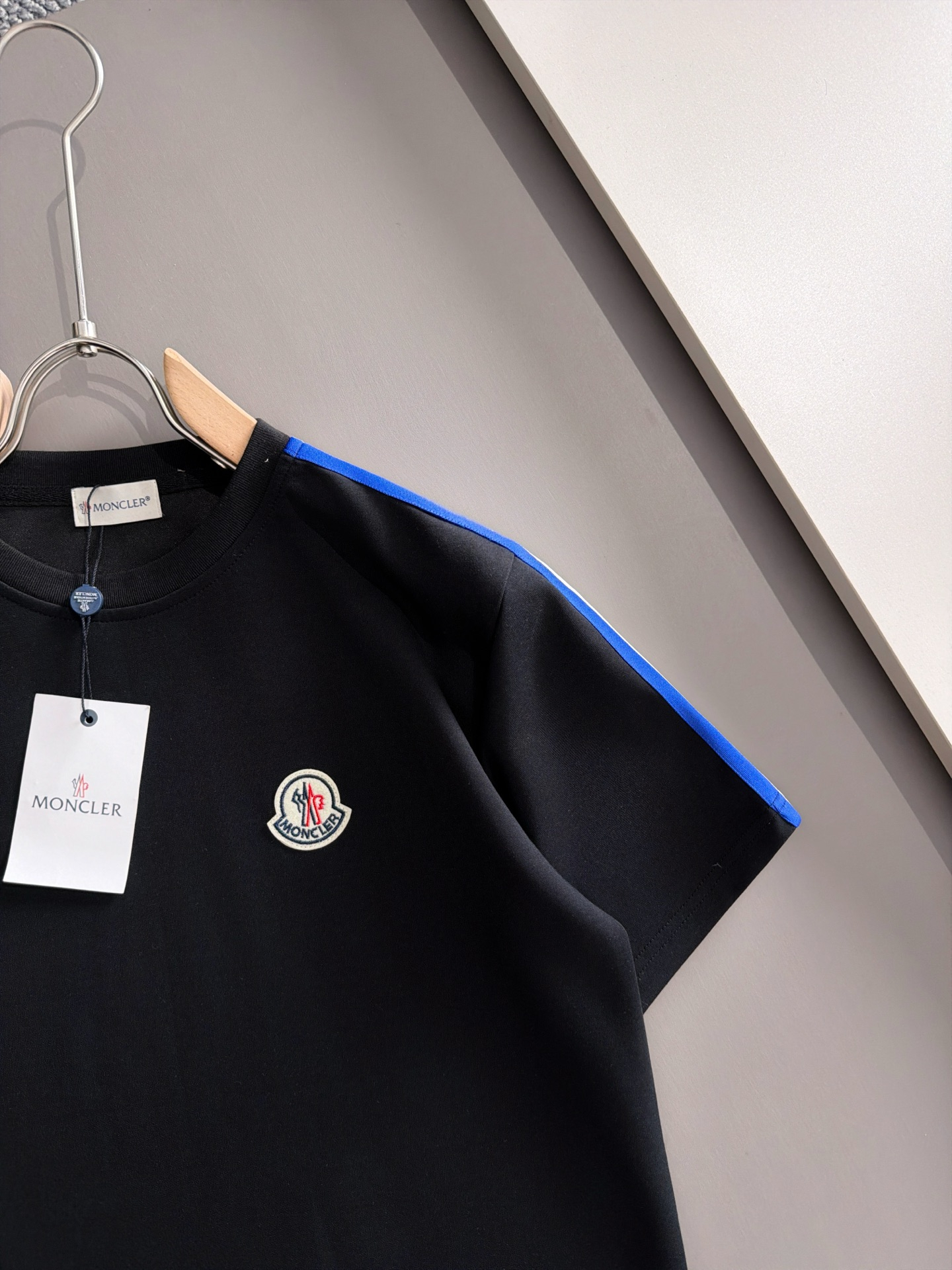 【MONCLER】半袖T シャツショートパンツ セットアップ