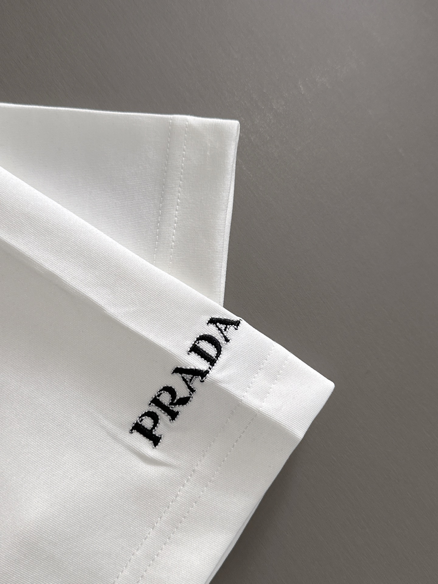 【PRADA】半袖T シャツショートパンツ セットアップ