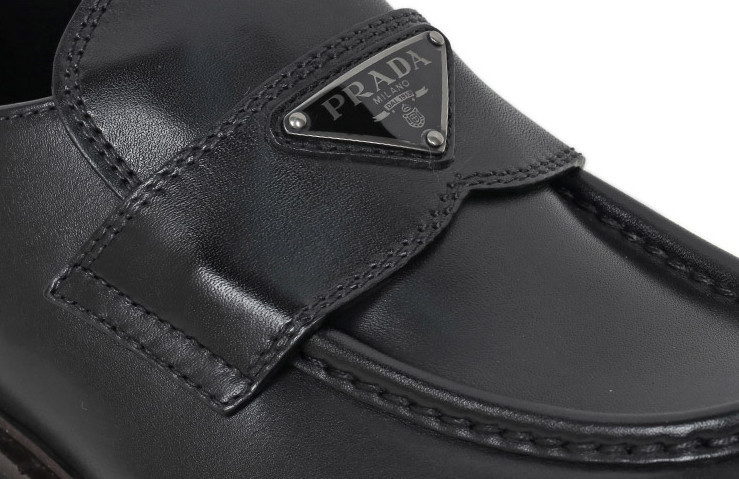 ♦PRADA♦エナメル 三角 ロゴ ローファー☆正規品☆