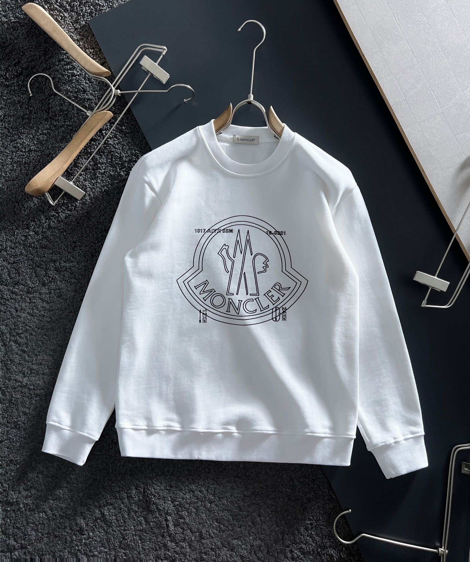 【MONCLER】長袖 T シャツ
