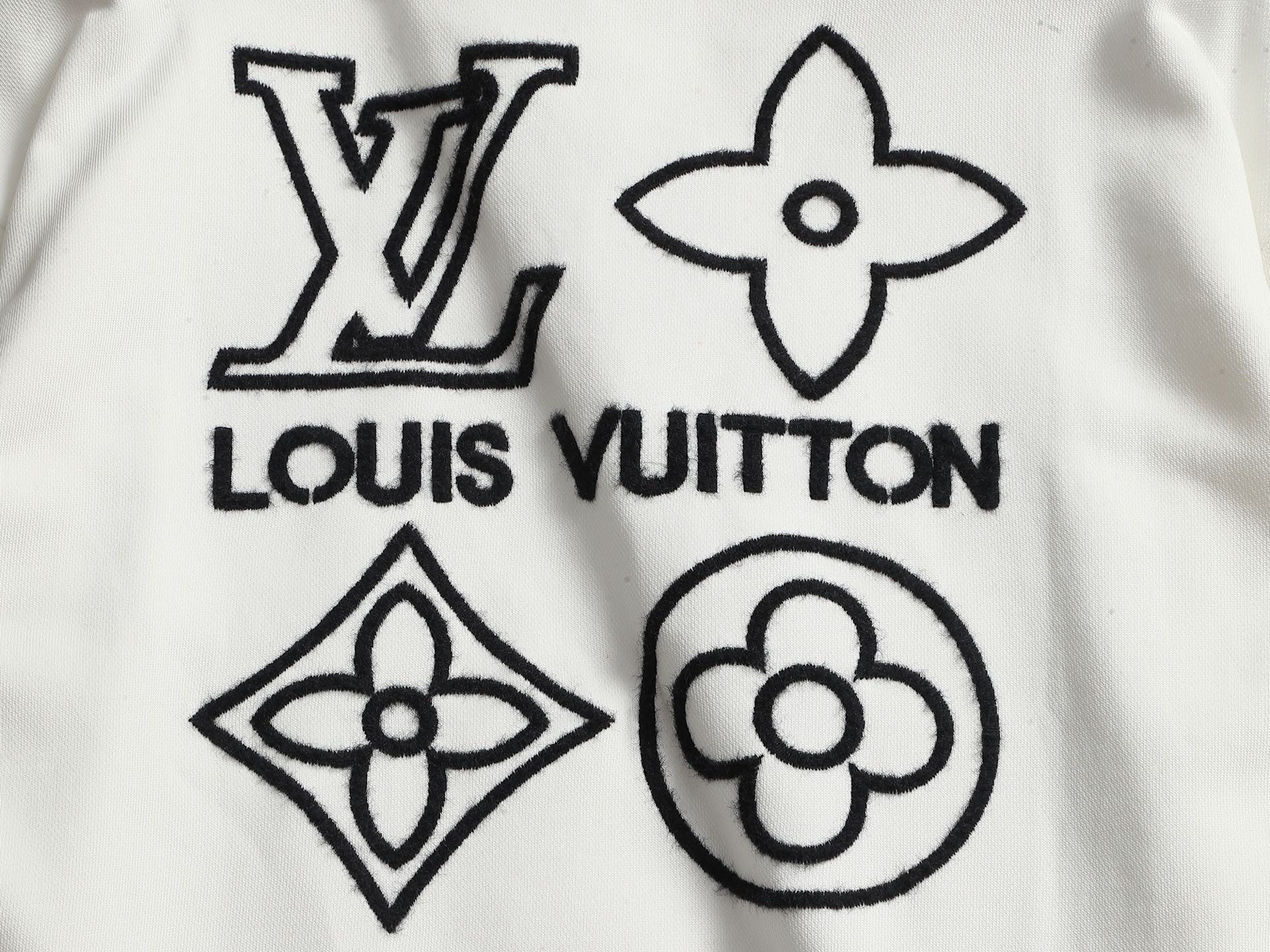 【LOUIS VUITTON】刺繍長袖 T シャツ