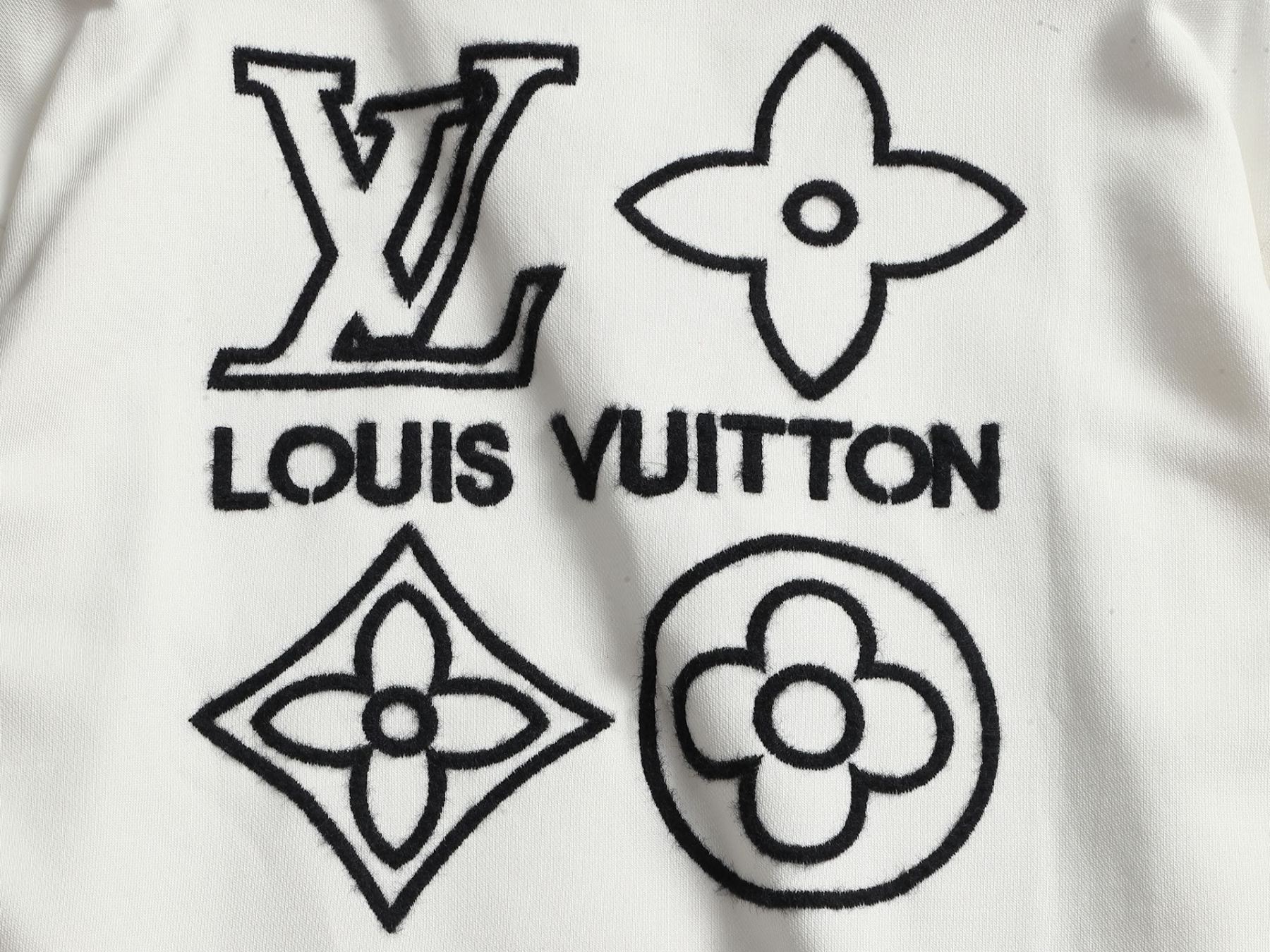 【LOUIS VUITTON】刺繍長袖 T シャツ