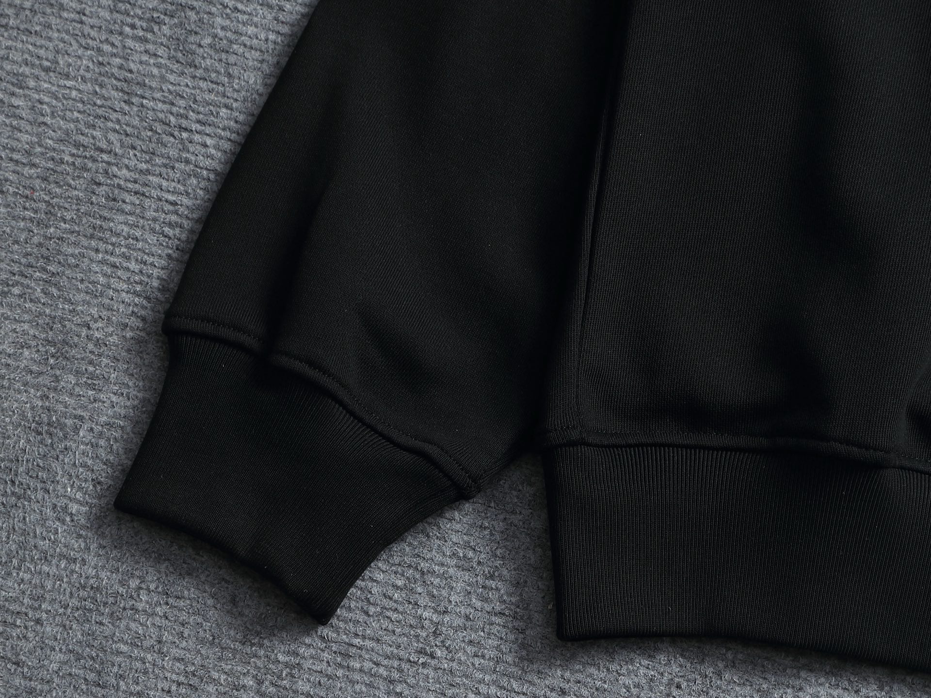 【LOEWE】刺繍長袖 T シャツ