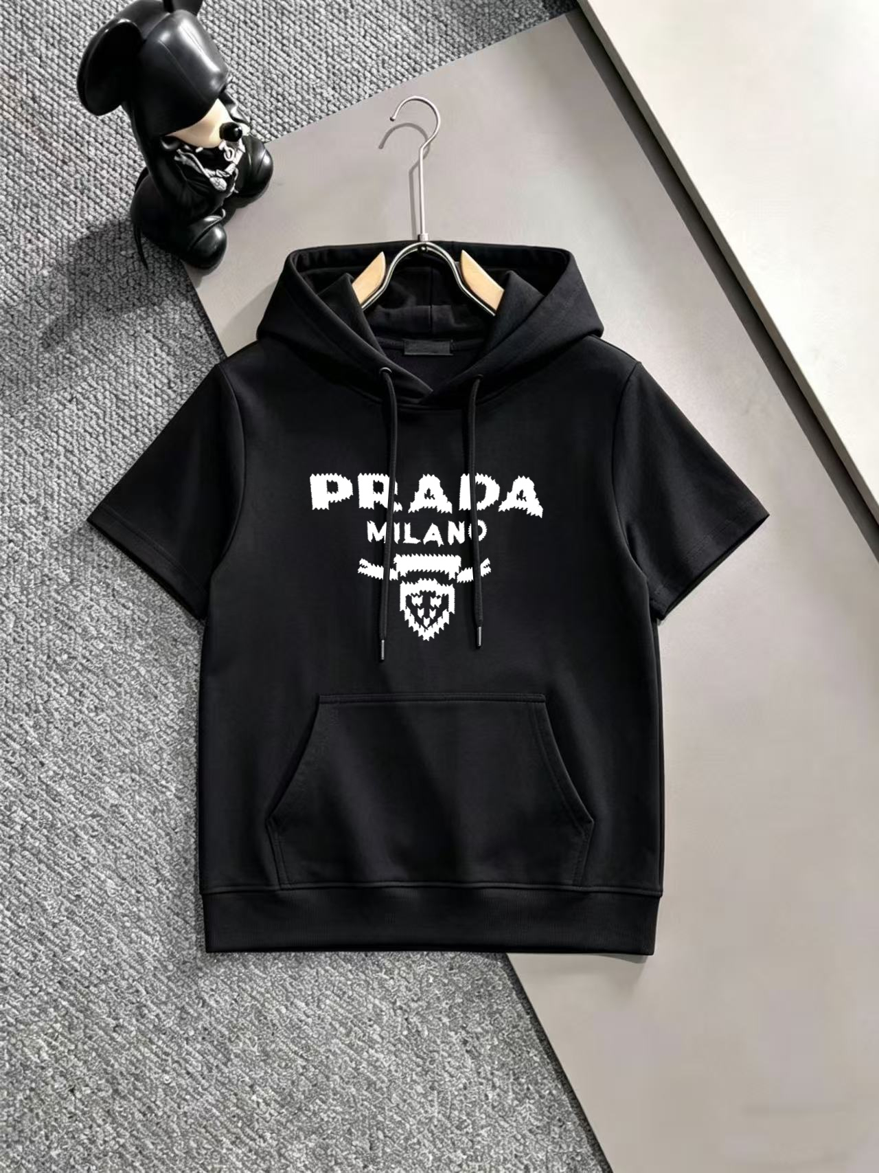 【PRADA】半袖T シャツショートパンツ セットアップ