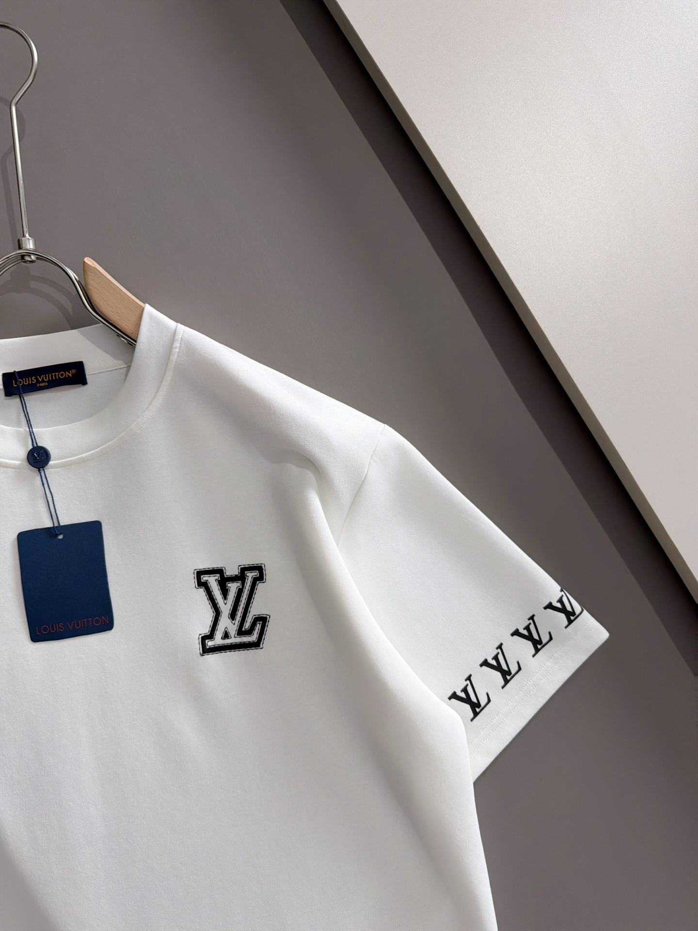 【LOUIS VUITTON】半袖T シャツショートパンツ セットアップ