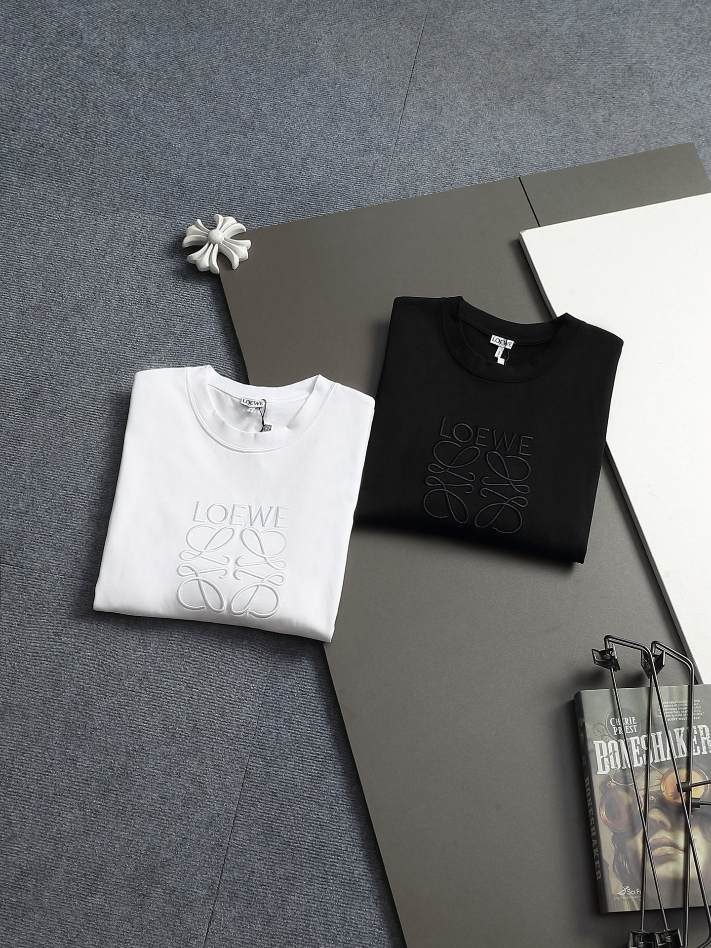 【LOEWE】刺繍長袖 T シャツ