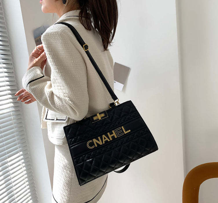 👜レターワンショルダーバッグ、ファッショナブルな大容量テクスチャードメッセンジャーバッグ👜【送料無料】