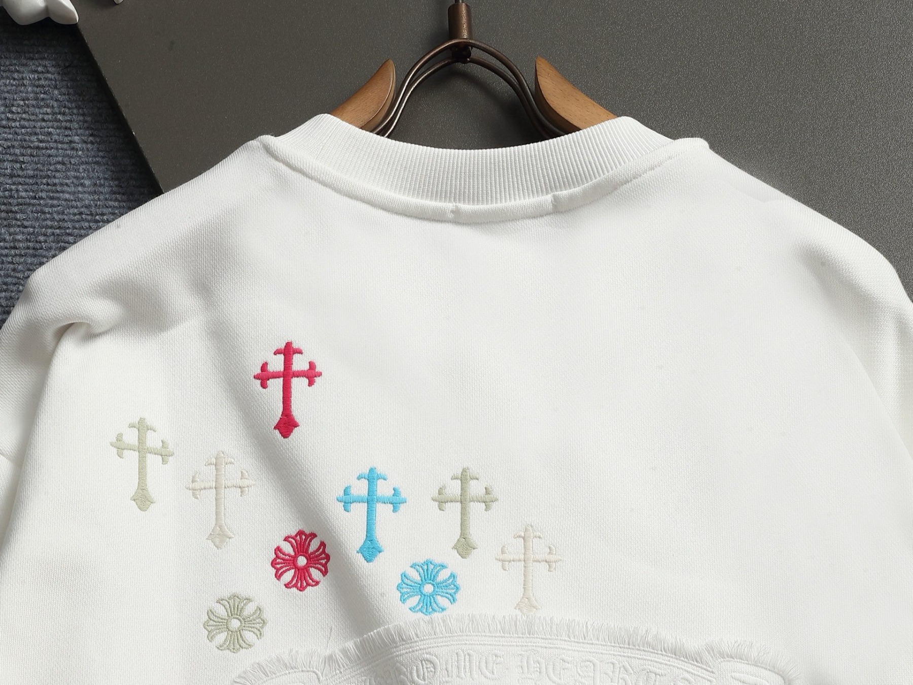 【CHROME HEARTS】刺繍長袖 T シャツ