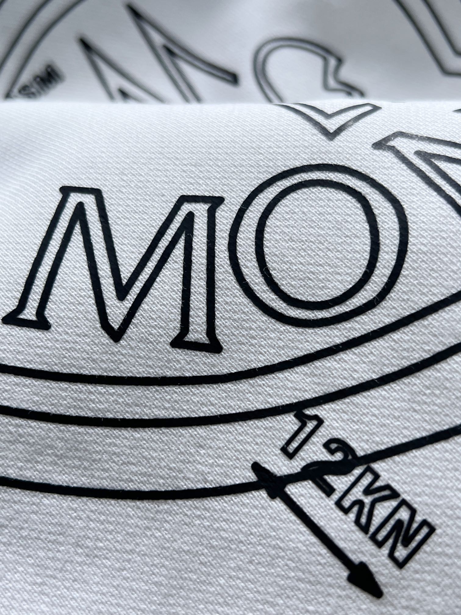 【MONCLER】長袖 T シャツ