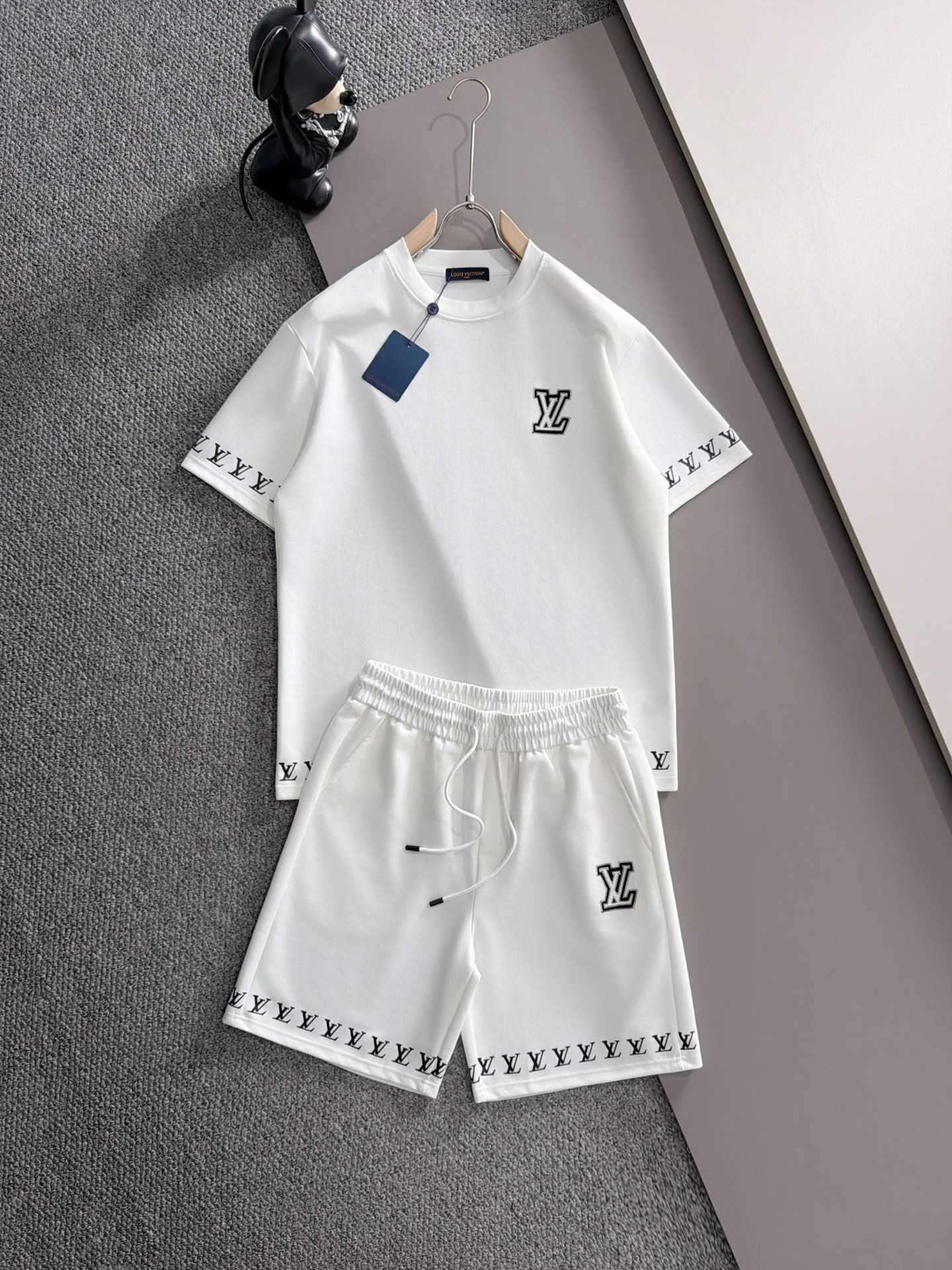 【LOUIS VUITTON】半袖T シャツショートパンツ セットアップ