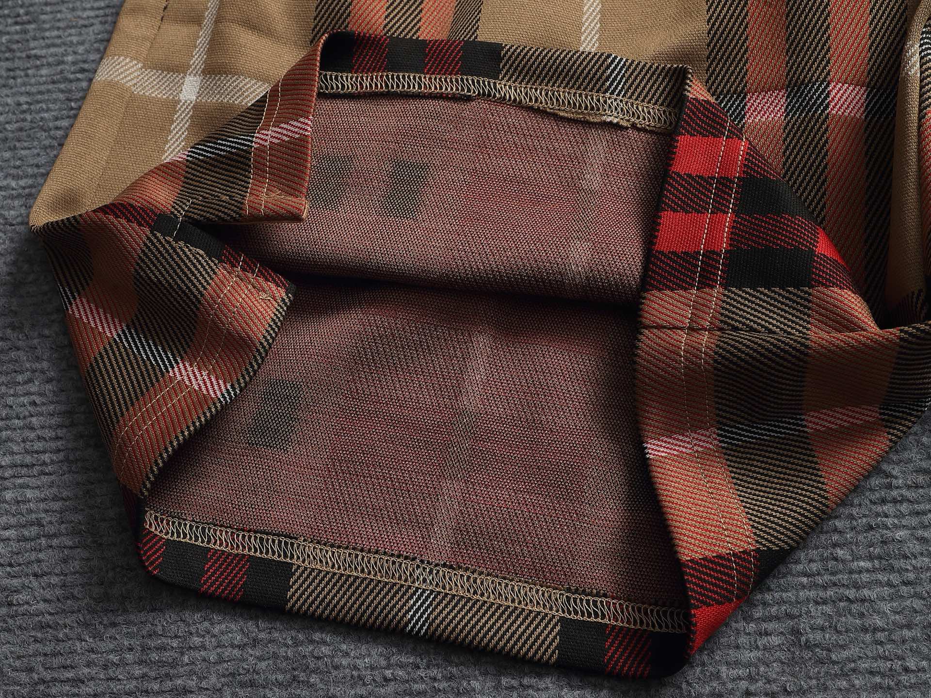 【BURBERRY】ショートパンツ