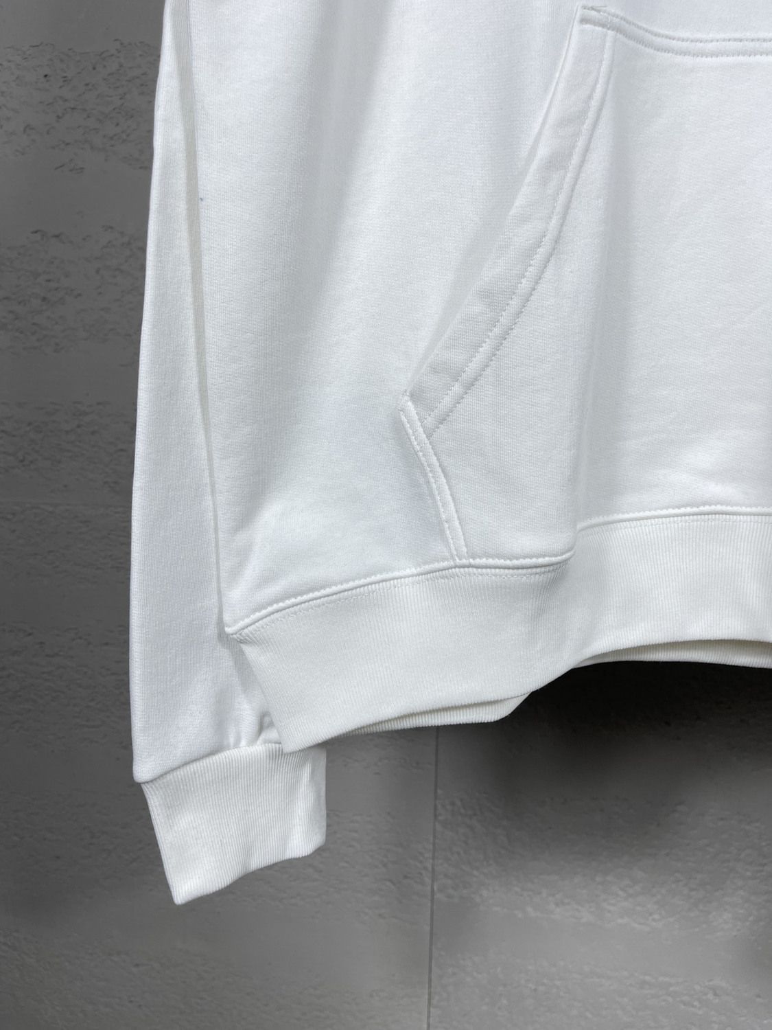 【BALENCIAGA】バレンシアガ パーカー 男女兼用 ご好評に付き再入荷！
