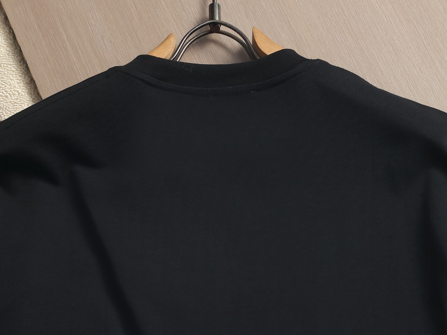 【MONCLER】刺繍半袖 T シャツ