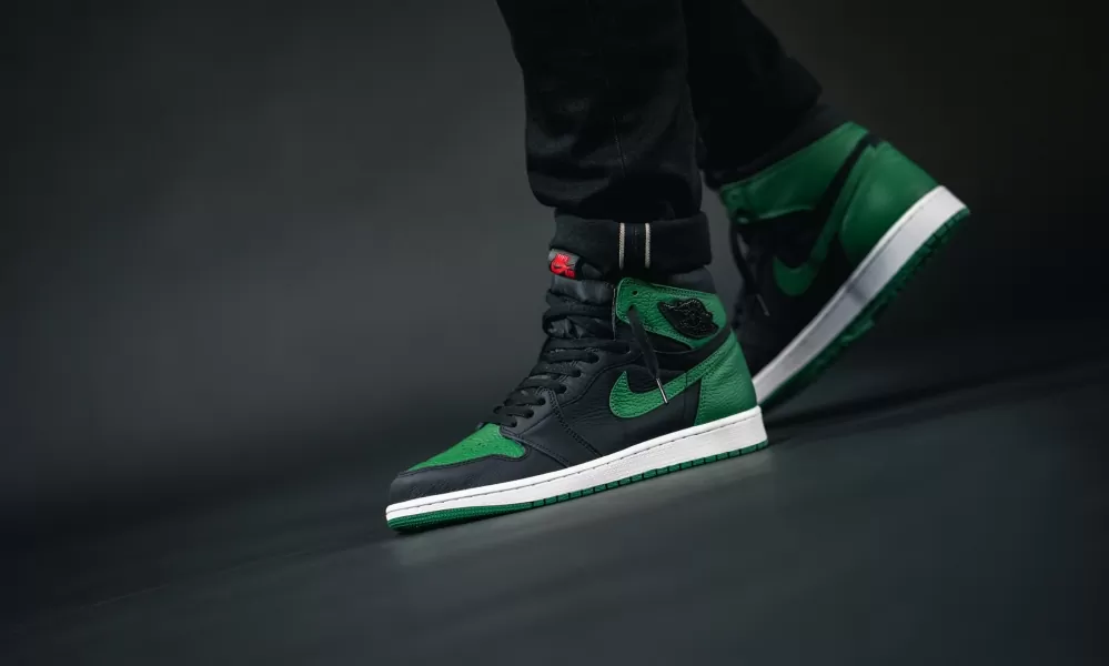 NIKE ナイキ AIR JORDAN 1 RETRO HIGH OG 'PINE GREEN 2.0' エア ジョーダン ワン レトロ ハイ オージー  パイングリーン2  メンズ スニーカー BLACK/PINE GREEN-WHITE-GYM RED ブラック/パイングリーン-ホワイト-ジムレッド 【限定モデル】