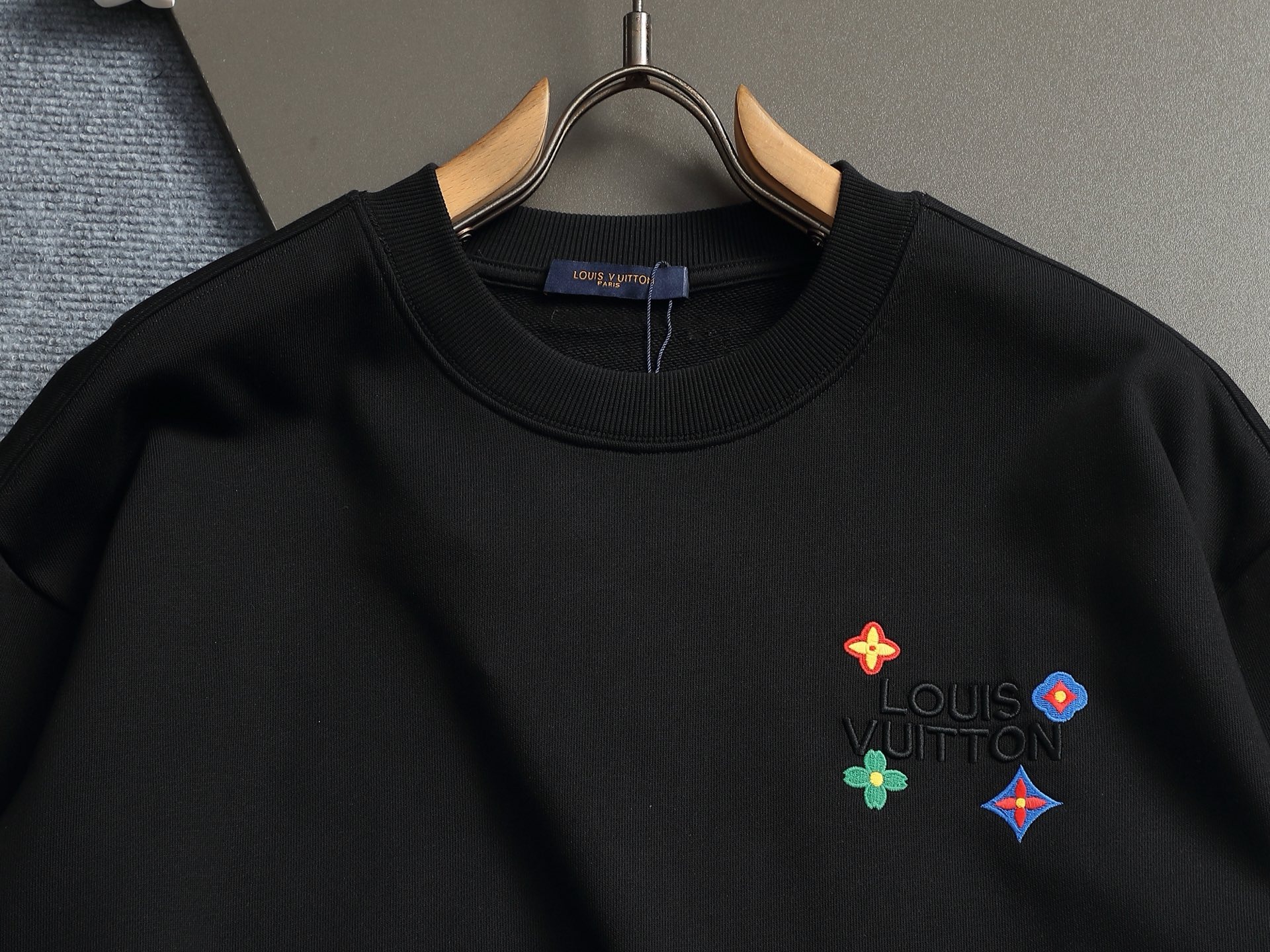 【LOUIS VUITTON】刺繍長袖 T シャツ