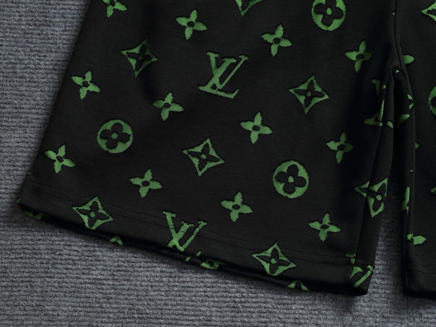 【LOUIS VUITTON】ショートパンツ