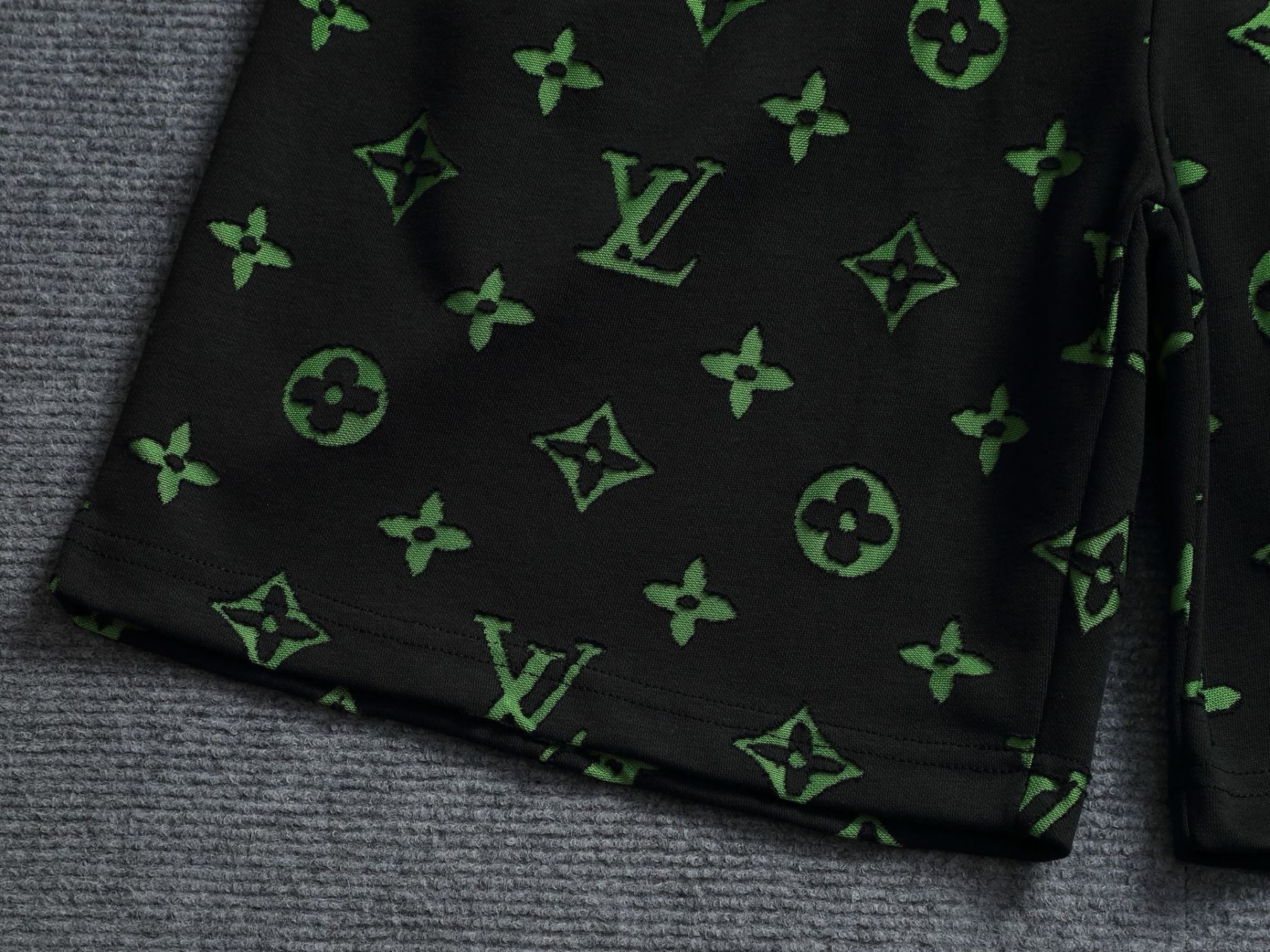 【LOUIS VUITTON】ショートパンツ
