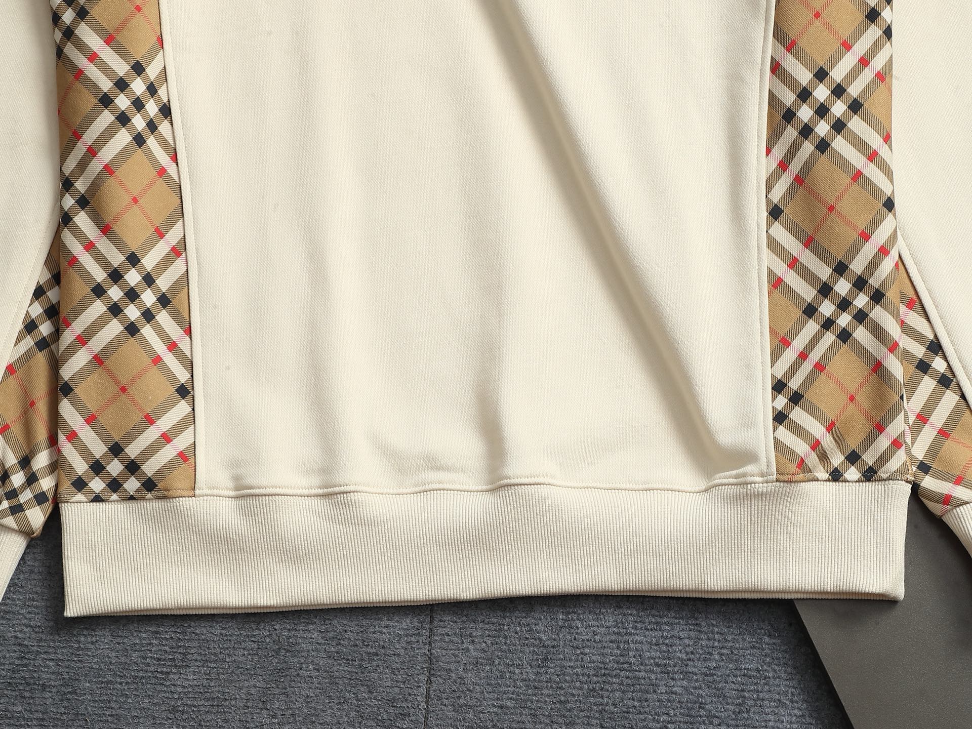 【BURBERRY】長袖 T シャツ