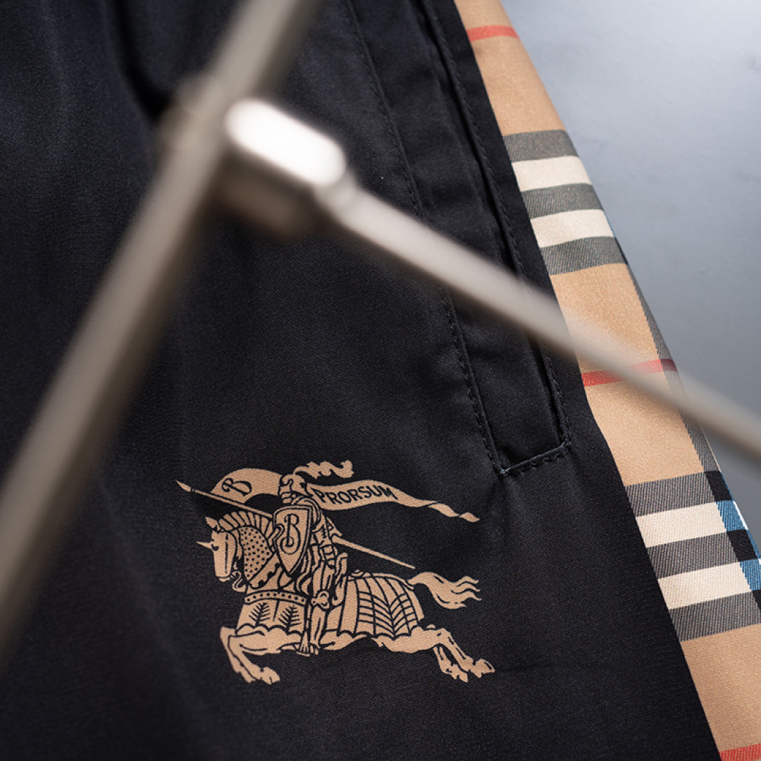 【BURBERRY】ショートパンツ