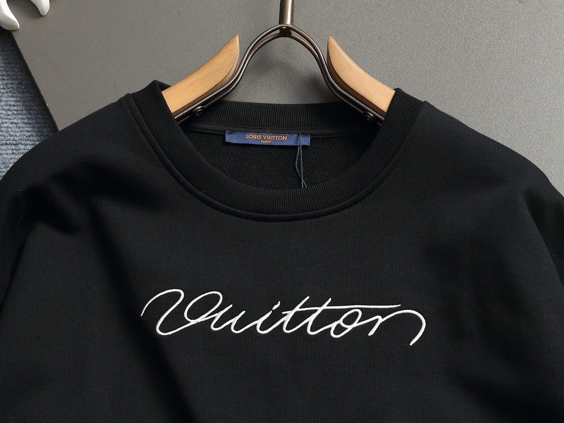 【LOUIS VUITTON】刺繍長袖 T シャツ
