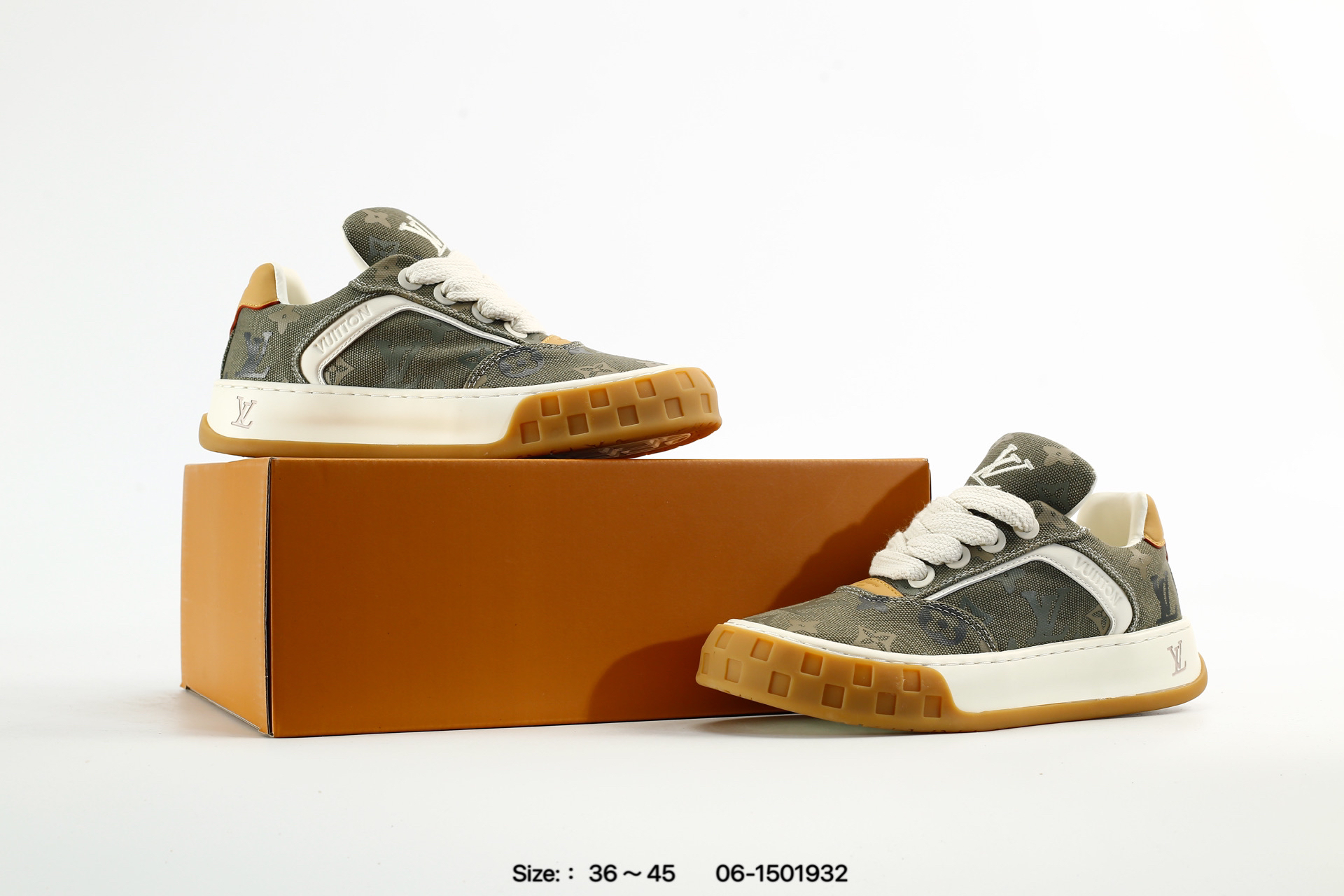 LOUIS VUITTON Trainer キャンバススニーカー