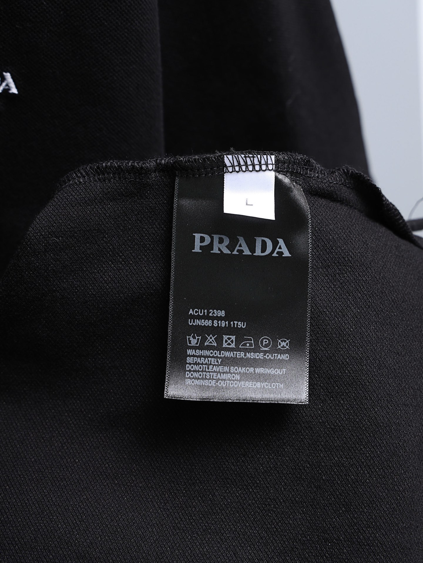 【PRADA】半袖ポロシャツ