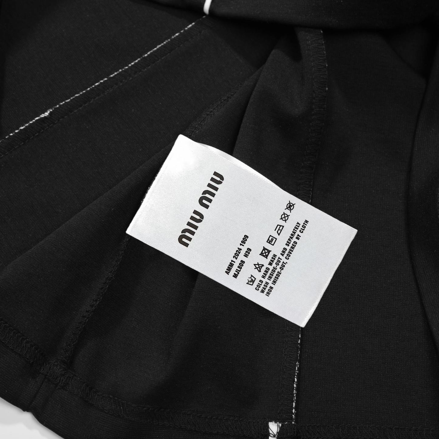 【MIU MIU】半袖 T シャツ