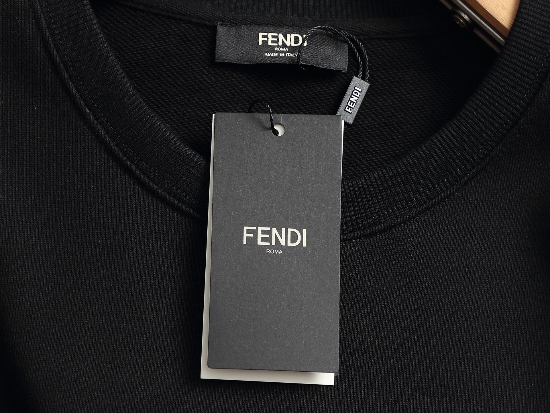 【FENDI】刺繍長袖 T シャツ