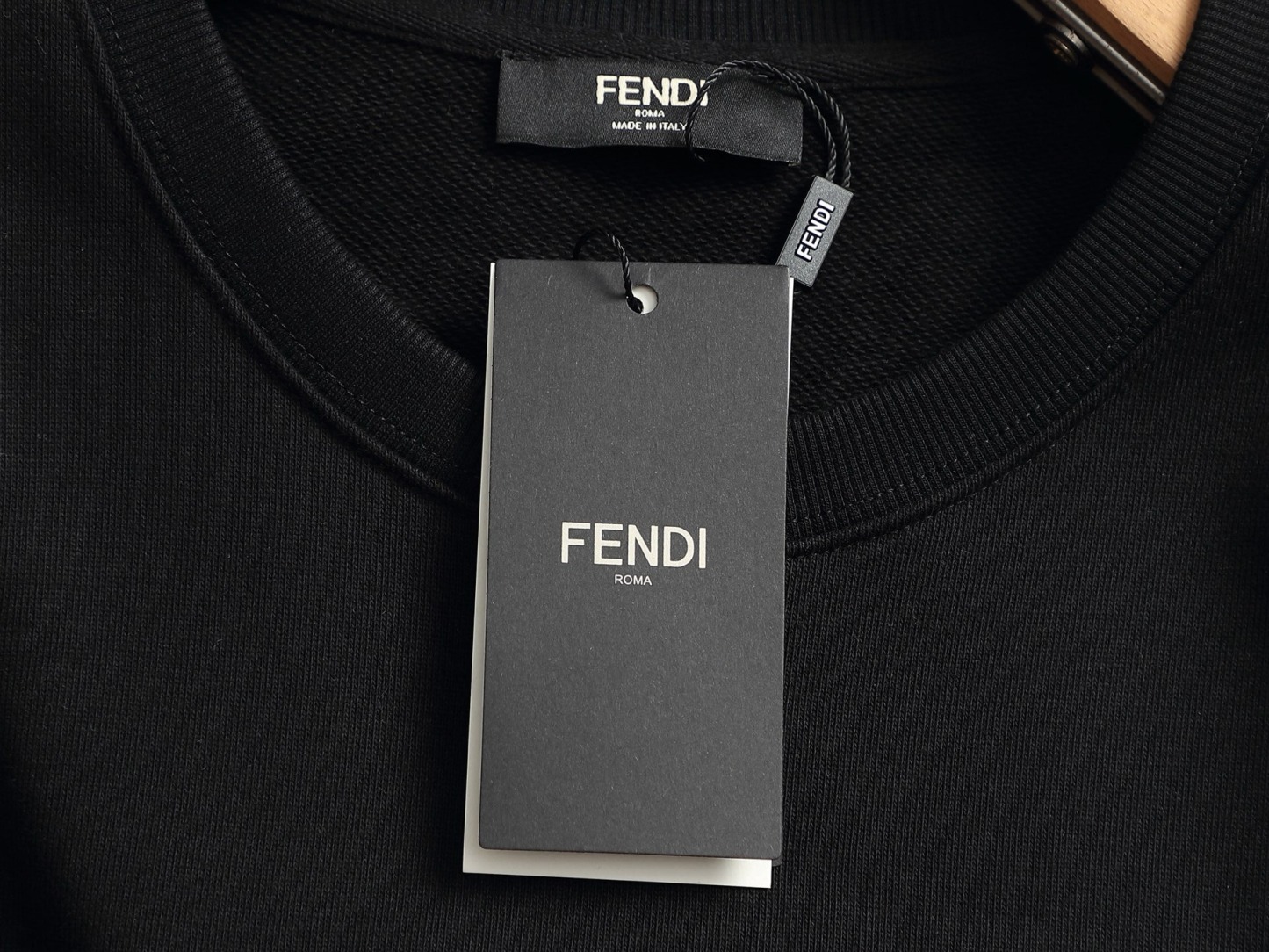 【FENDI】刺繍長袖 T シャツ