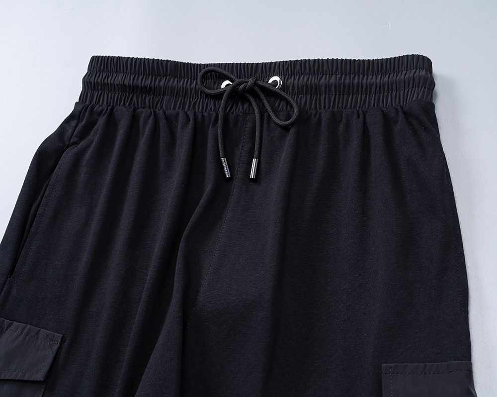 【MONCLER】ショートパンツ