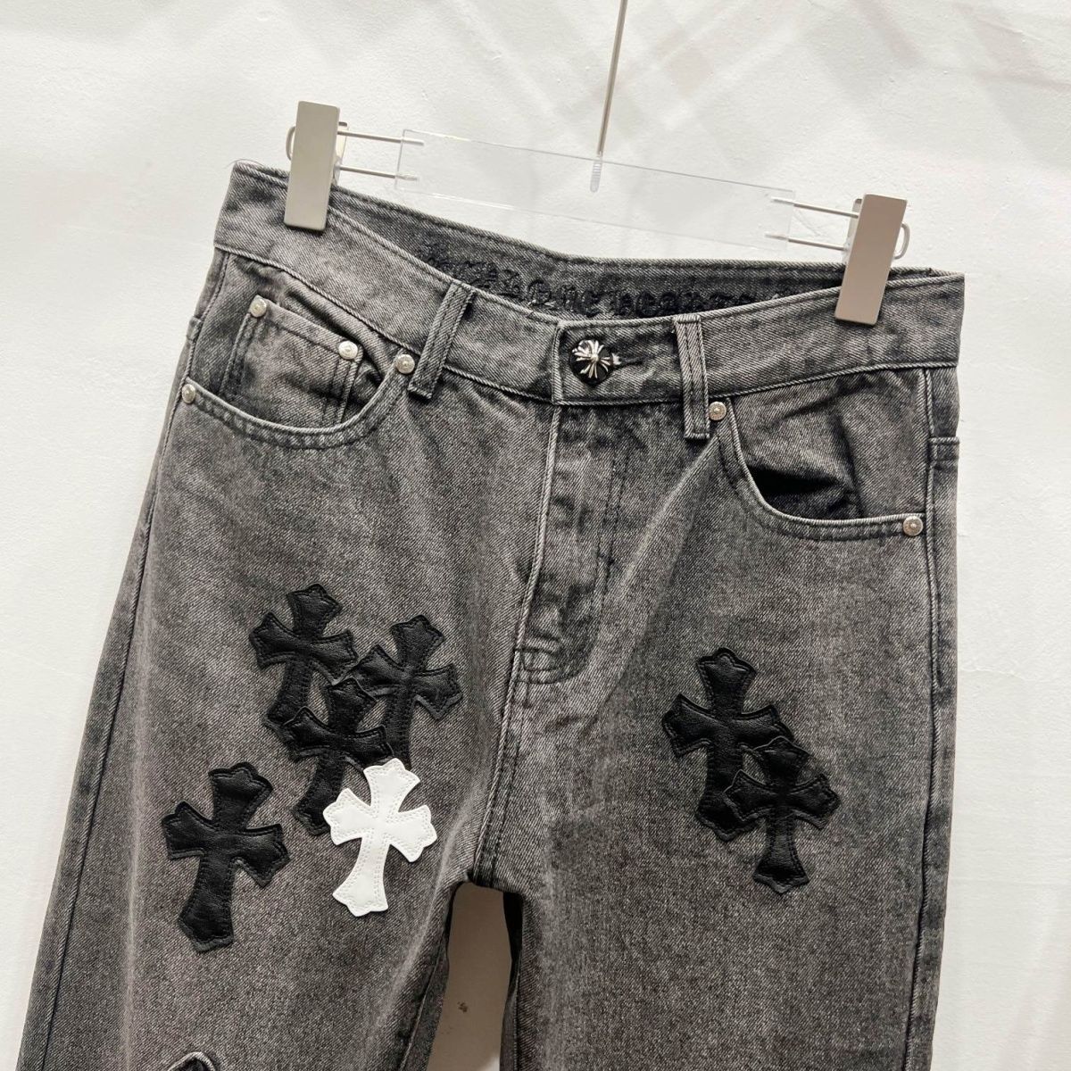 【CHROME HEARTS 公式旗艦店】クロムハーツ ジーパン、ご好評に付き再入荷！