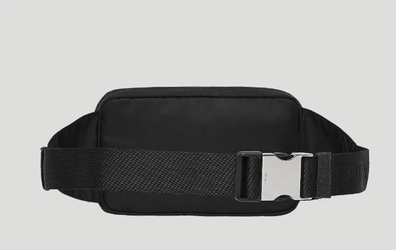 国内発送関税込【PRADA】プラダ ボディバッグ