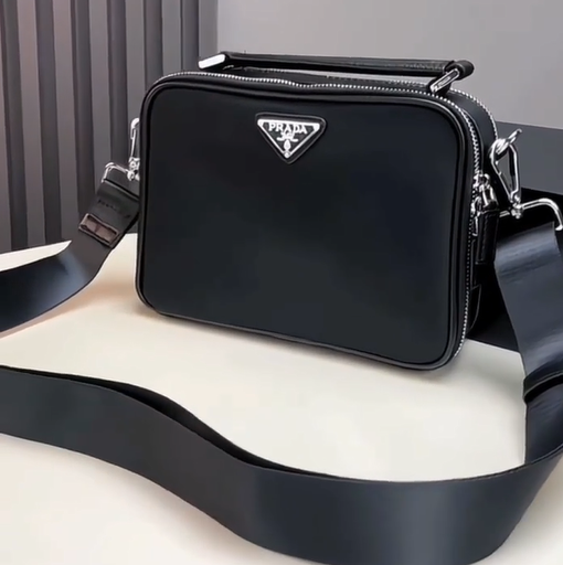 PRADA  ナイロンブリック クロスボディバッグ
