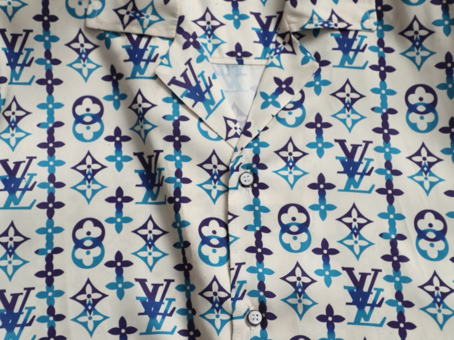 【LOUIS VUITTON】半袖シャツ
