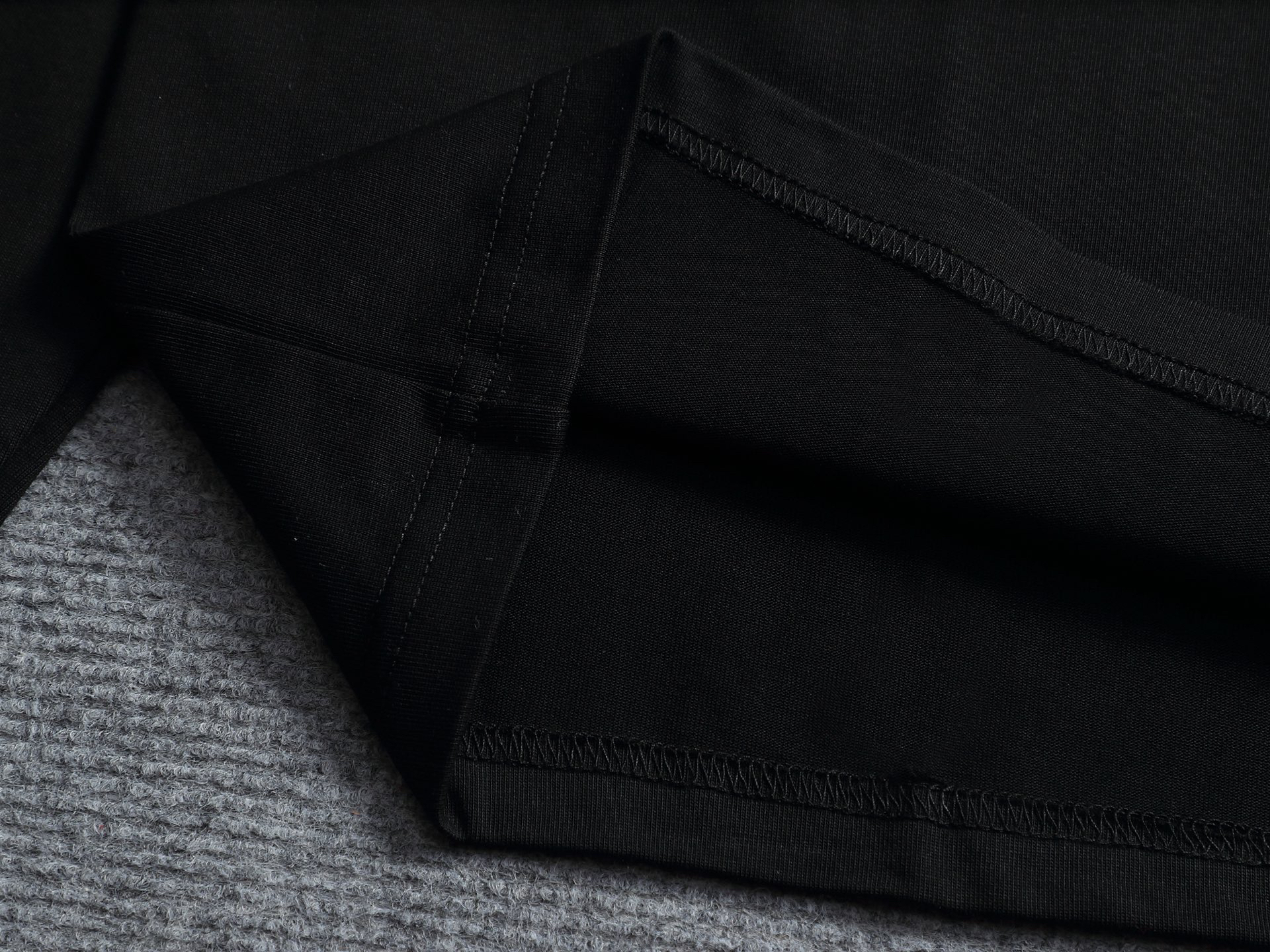 【LOUIS VUITTON】長袖 T シャツ