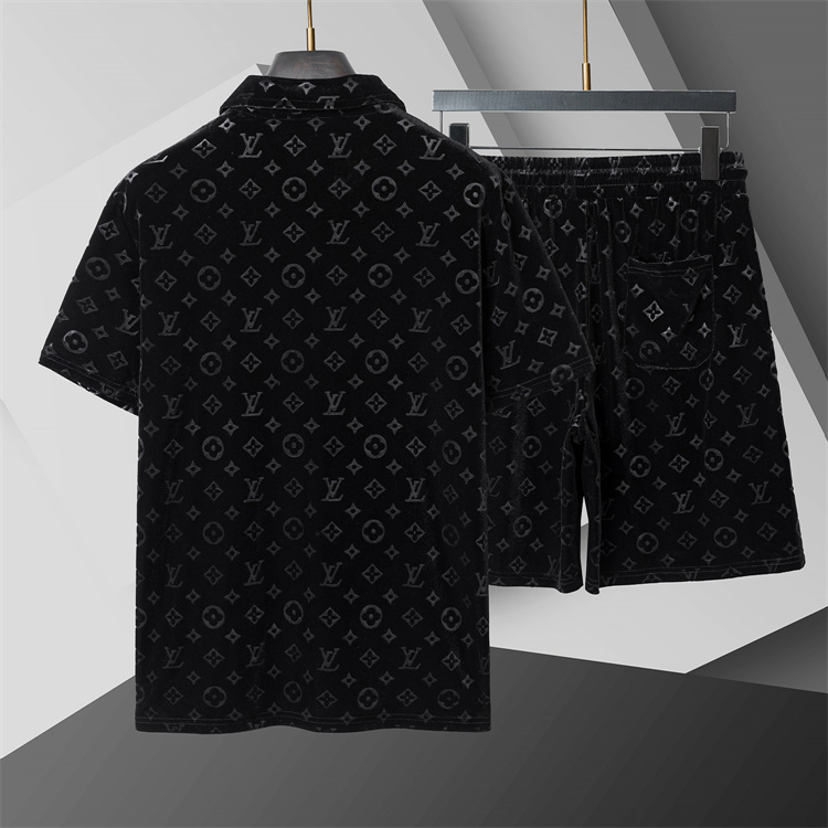 【LOUIS VUITTON】半袖T シャツショートパンツ セットアップ