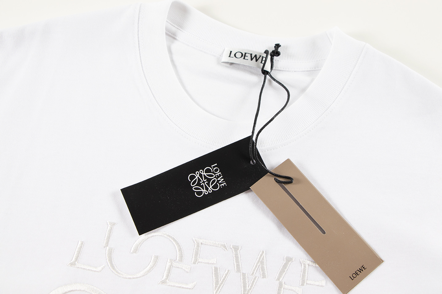 【LOEWE 公式旗艦店】（ロエベ）半袖Tシャツ、ご好評に付き再入荷！