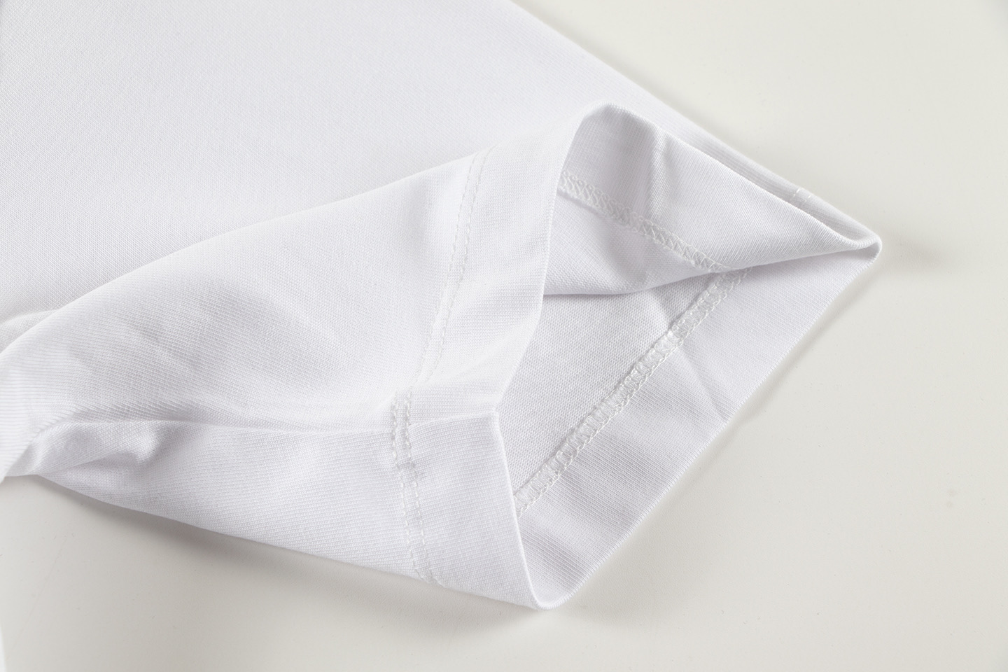 【LOEWE 公式旗艦店】（ロエベ）半袖Tシャツ、ご好評に付き再入荷！