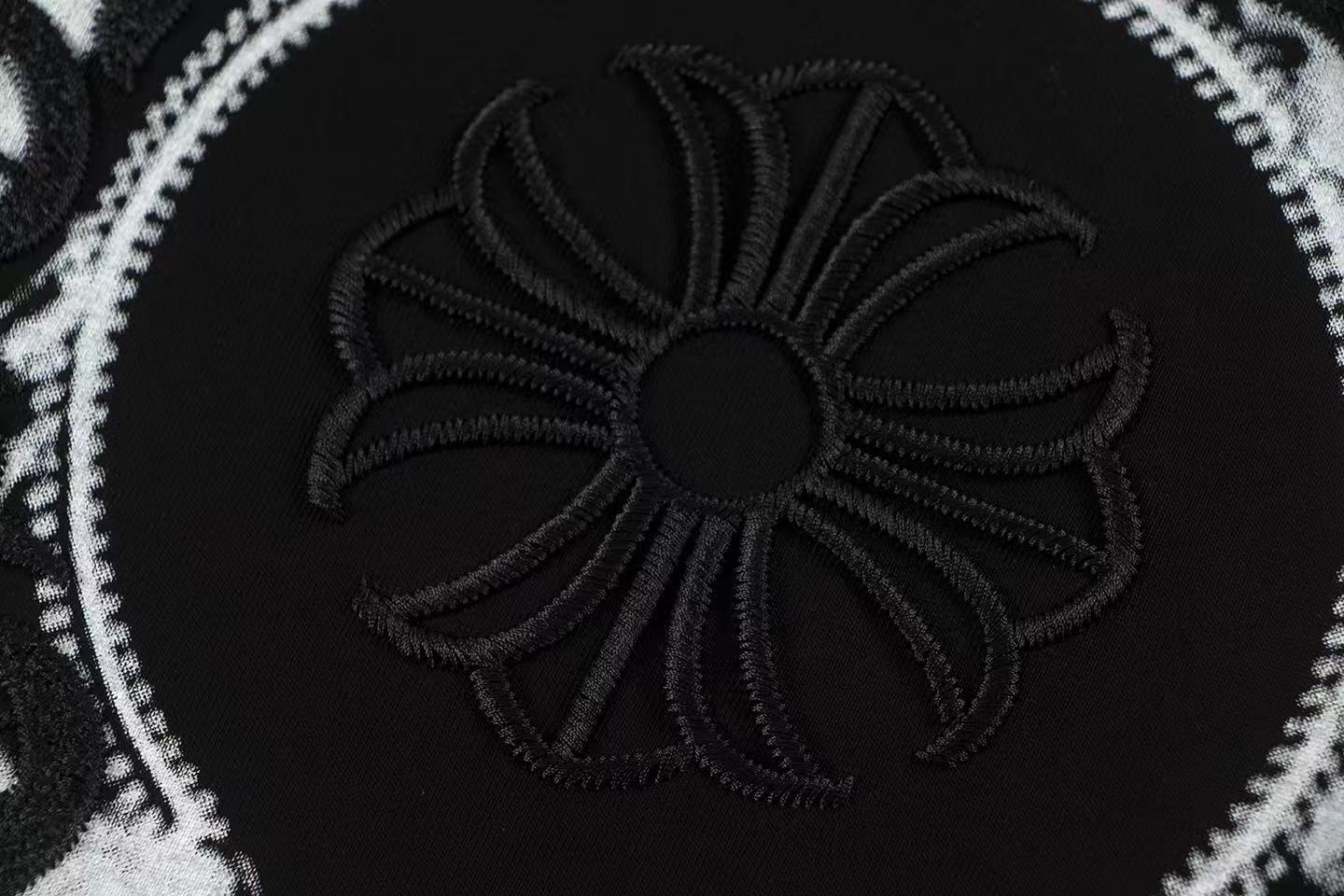 【CHROME HEARTS】（クロムハーツ）半袖Tシャツ、ご好評に付き再入荷！