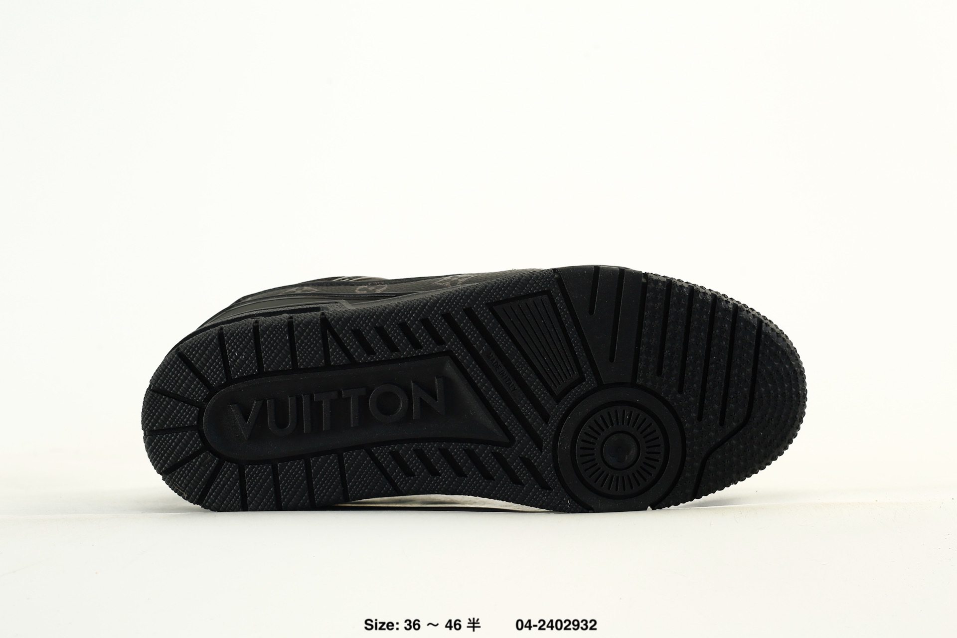 LOUIS VUITTON TRAINER ローカットスニーカー