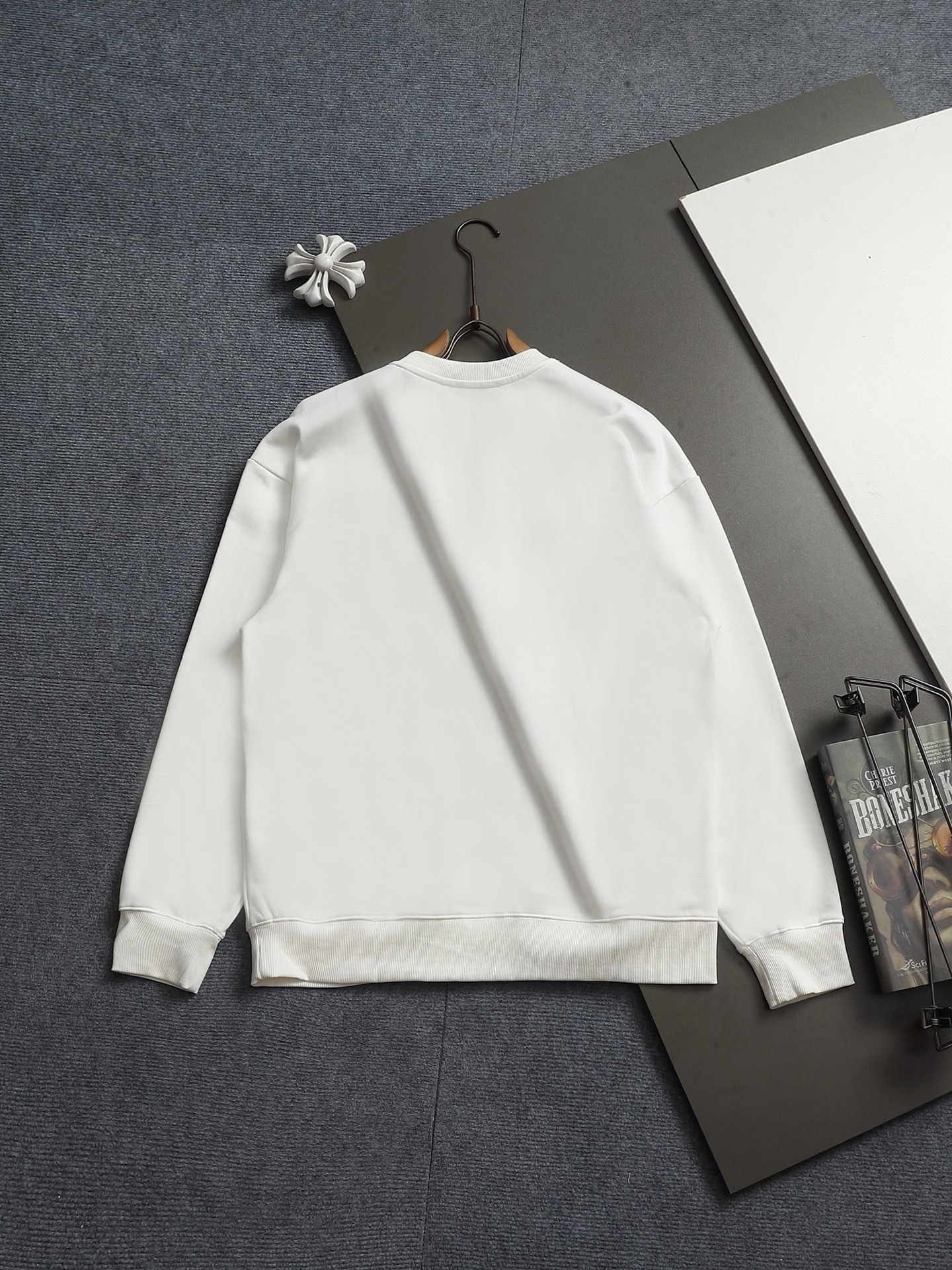 【FENDI】刺繍長袖 T シャツ
