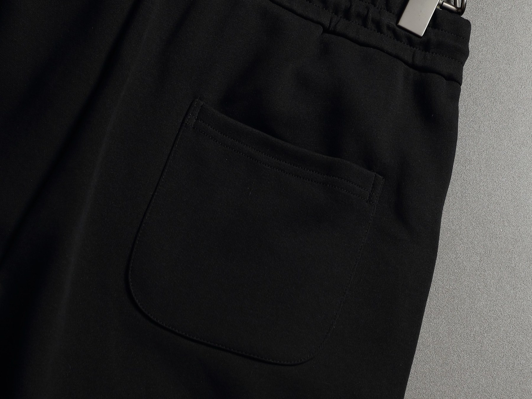 【FENDI】ショートパンツ
